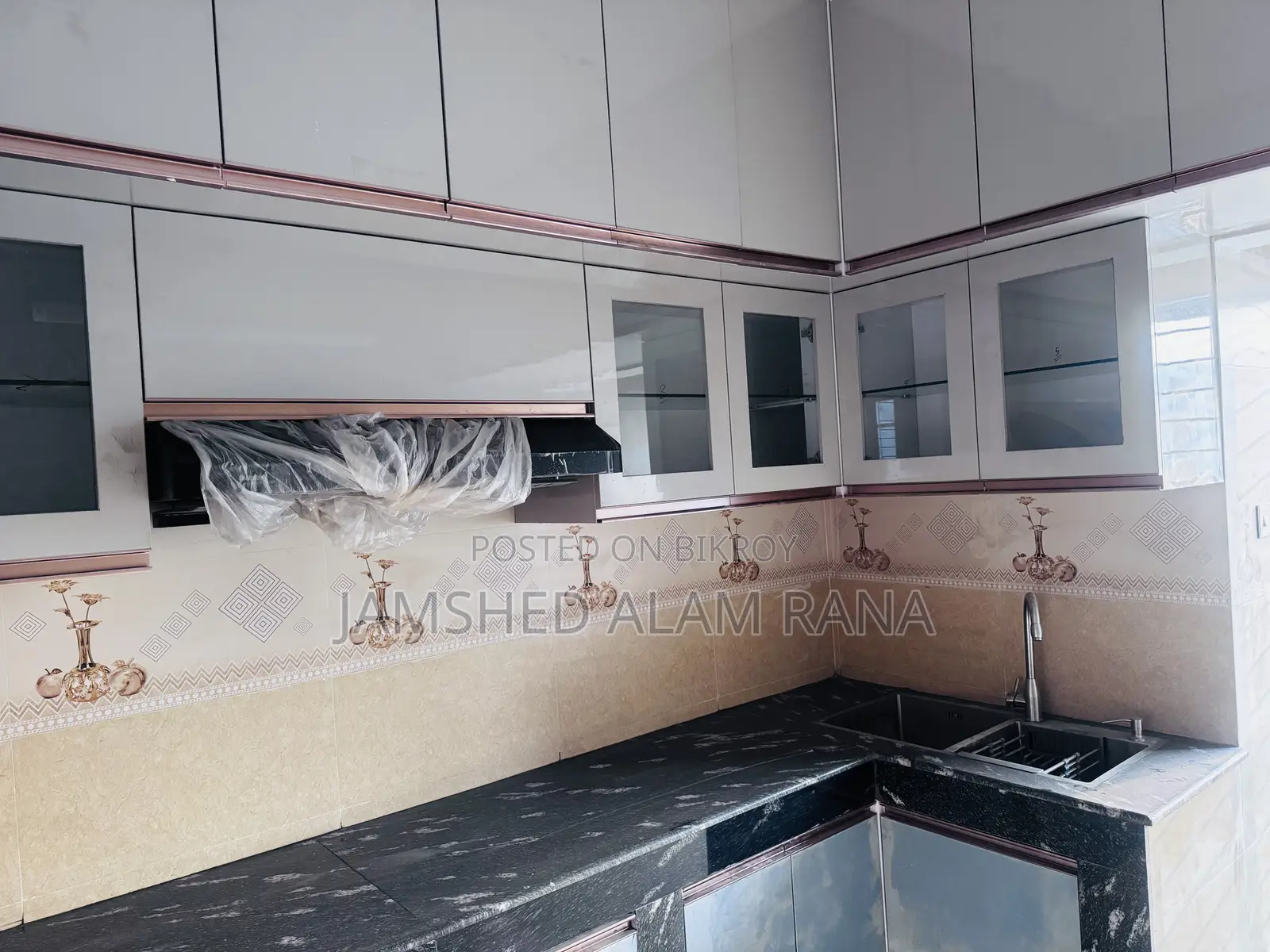 4-Bedroom Apartment in Rajbari Subarnachaya, Basundhara for Rent