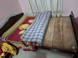 মজবুত কাঠের খাট (৩৫ বছরের প্রমাণিত কোয়ালিটি) – কম দামে বিক্রি