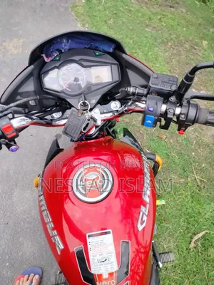 Hero Glamour 2023 Red