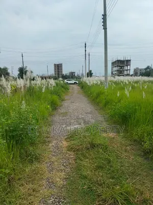 মেট্রো স্টেশনের কাছে ৩ কাঠা জমি, সেক্টর-১৭/বি।