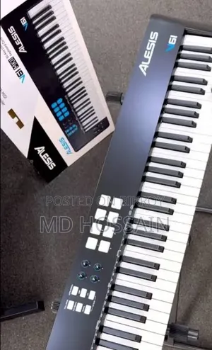Alesis V61 MIDI Keyboard / Piano Keyboard