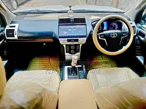 Toyota Land Cruiser Prado 2012 Pearl