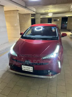 Toyota Prius 2019 Red