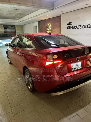 Toyota Prius 2019 Red