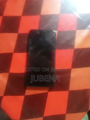 Apple XR 128 GB Black