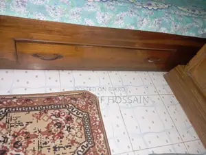 7ft/5ft Teak Wood Bed