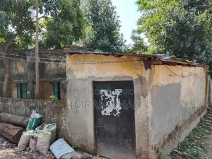 নিউমার্কেট সংলগ্ন বিরামপুরে জমি
