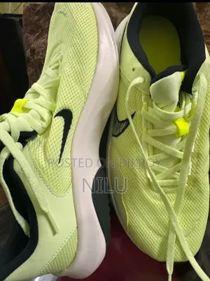 ব্র্যান্ড নিউ Nike Shoes