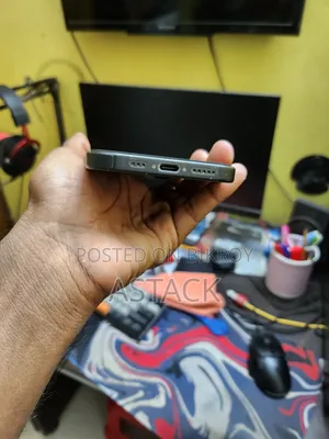 New Apple iPhone 16 128 GB Black