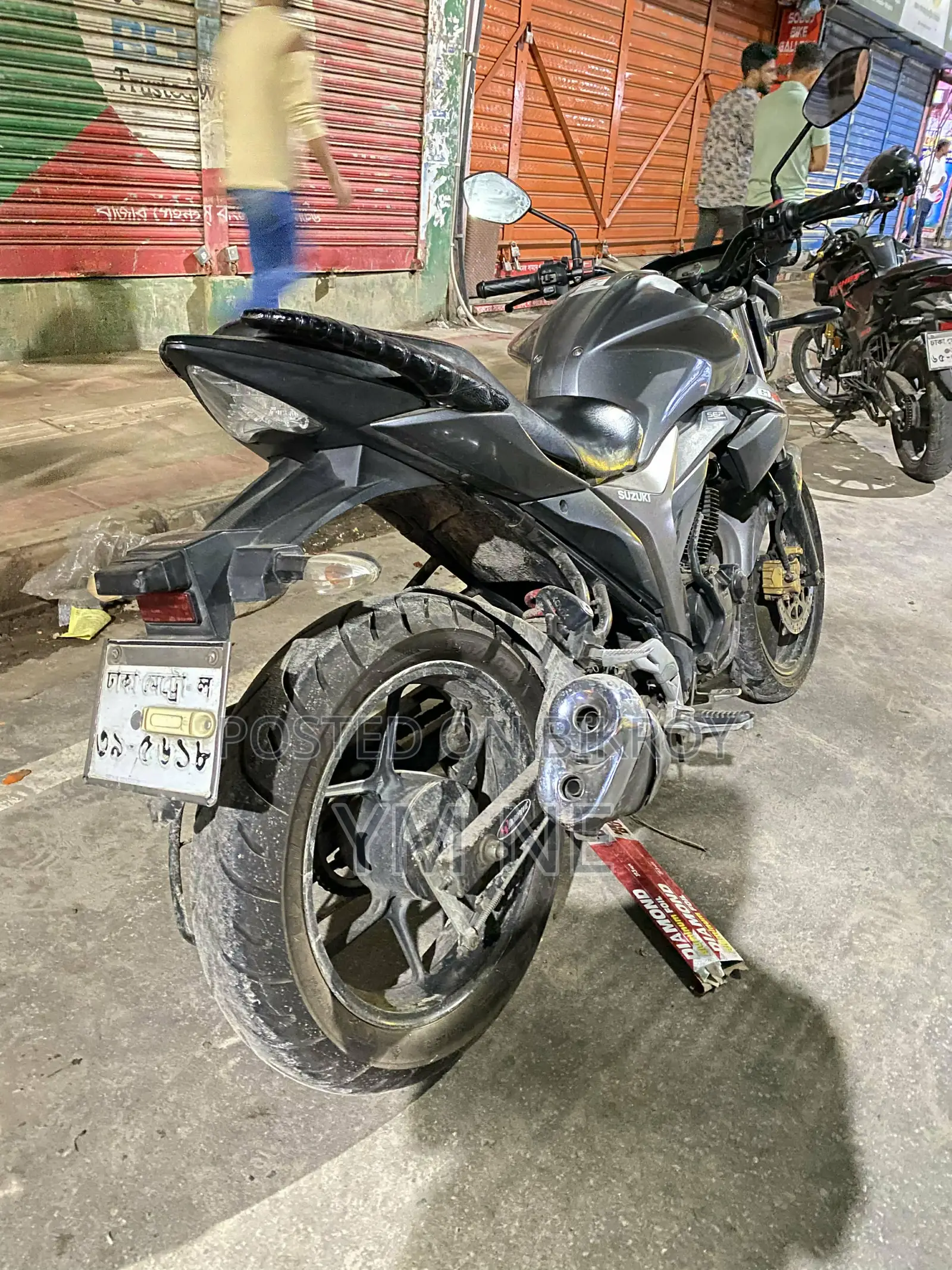 Suzuki 2016 Gray