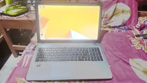 Laptop Asus 4GB AMD SSD 128GB