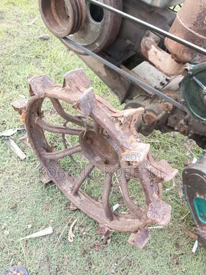 গাড়িটি খুব ভালো আছে কোন কাজ কাম নাই