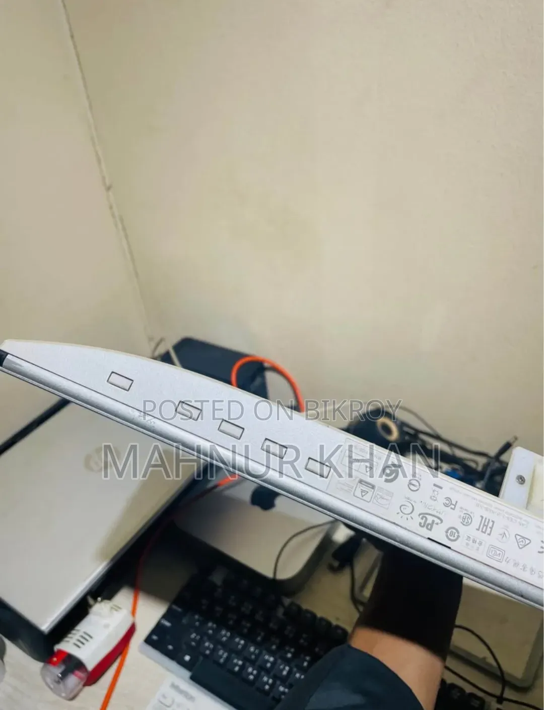 Hp 22 Er 21.5" Monitor White Colour