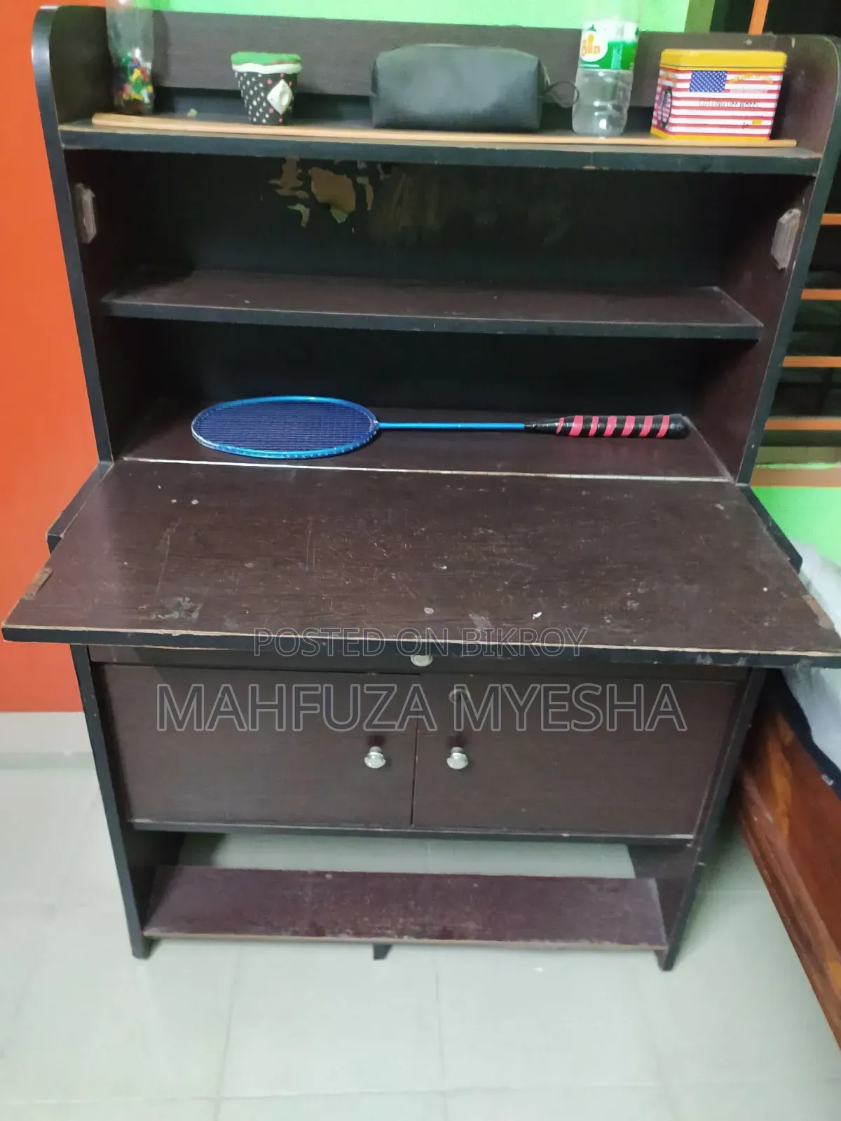 টেবিলটি বিক্রি করা হবে
