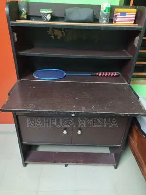 টেবিলটি বিক্রি করা হবে