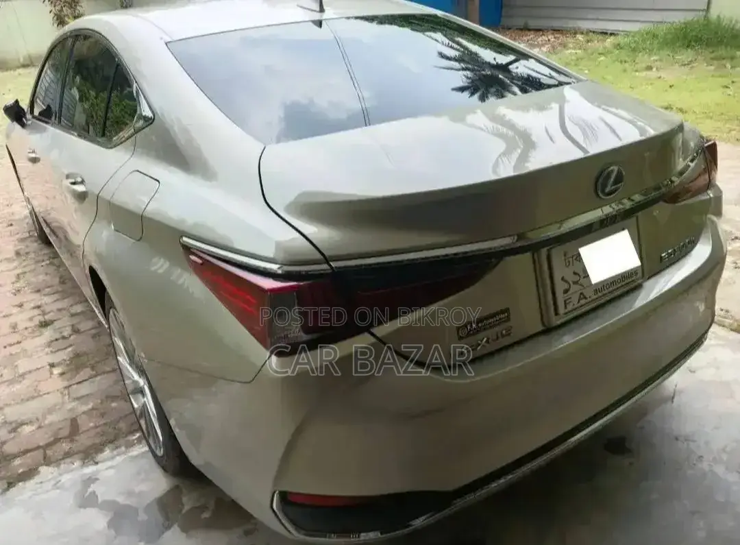 লেক্সাস ইএস ৩০০এইচ লাক্সারি এফডব্লিউডি ২০১৯ বেইজ