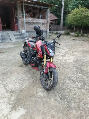 Honda Hornet 2025 Red