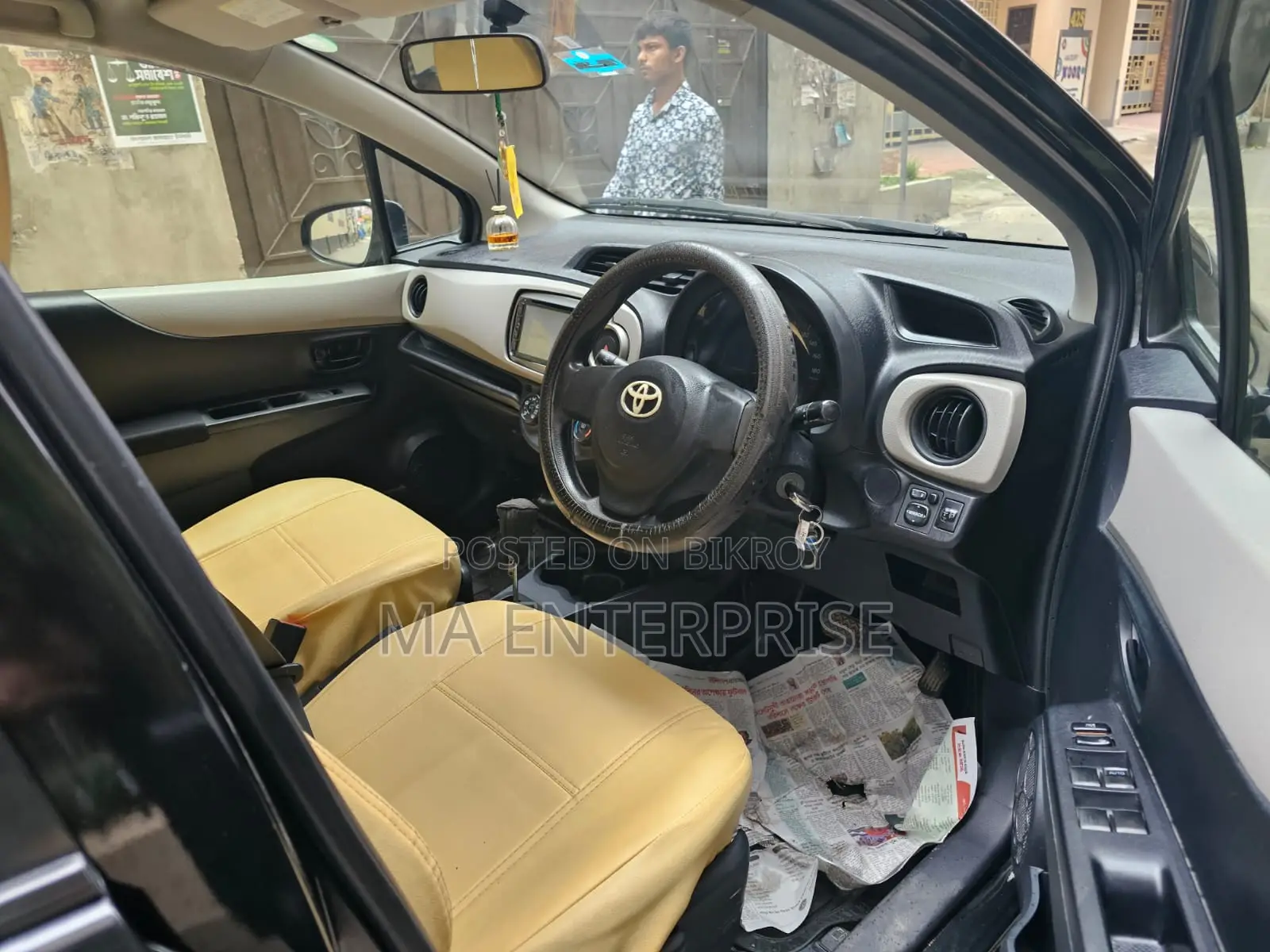 Toyota Vitz 2011 Black