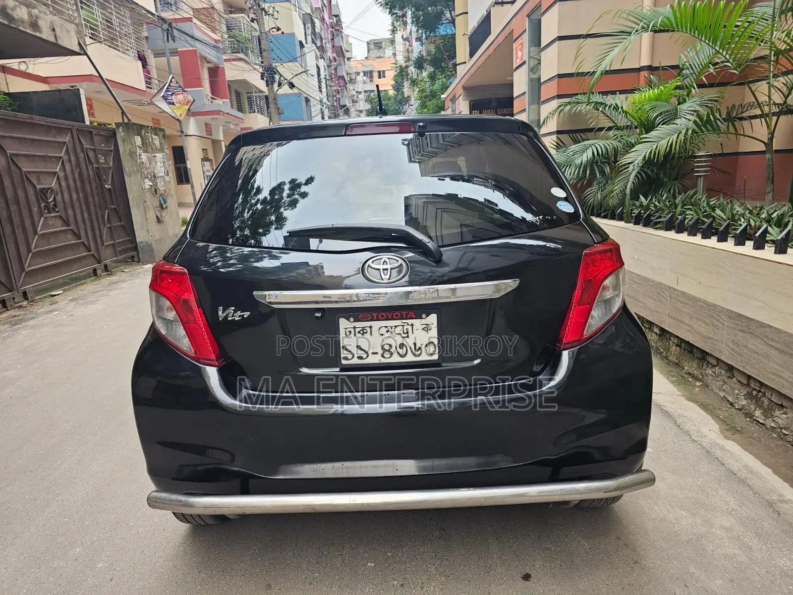 Toyota Vitz 2011 Black