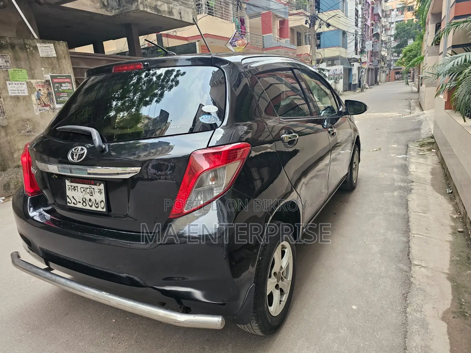 Toyota Vitz 2011 Black