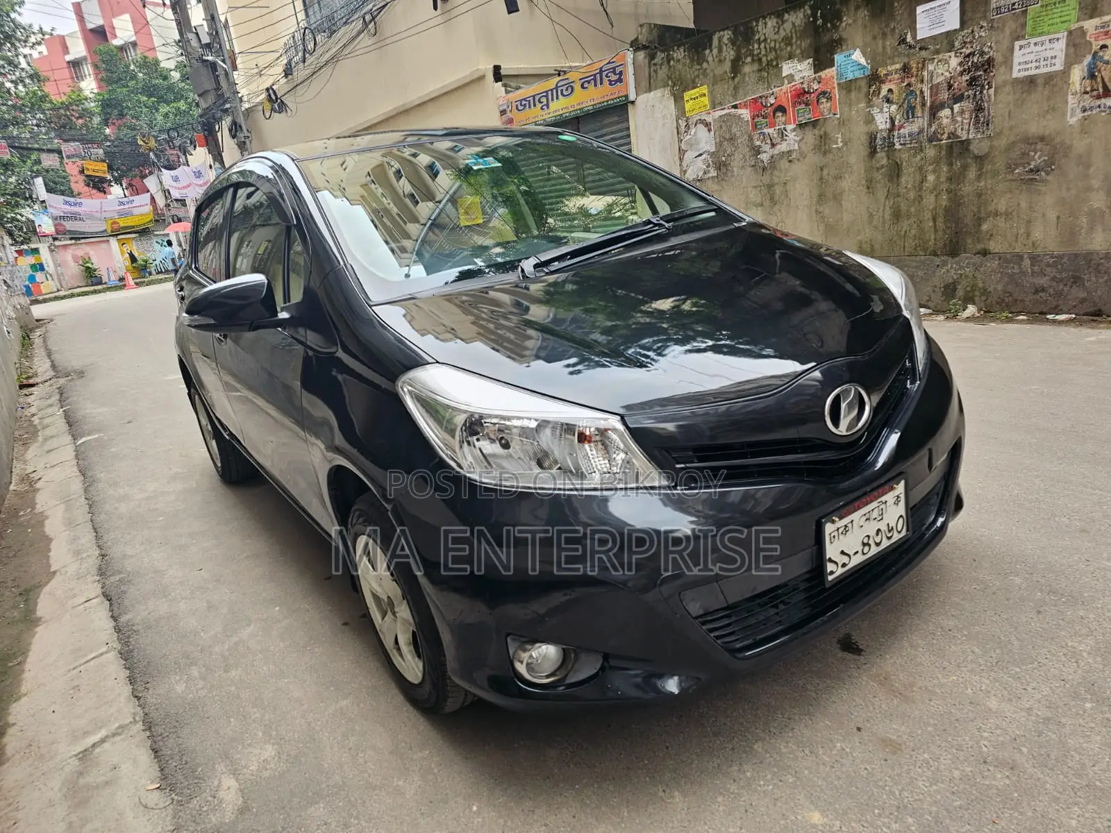 Toyota Vitz 2011 Black