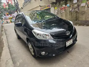 Toyota Vitz 2011 Black