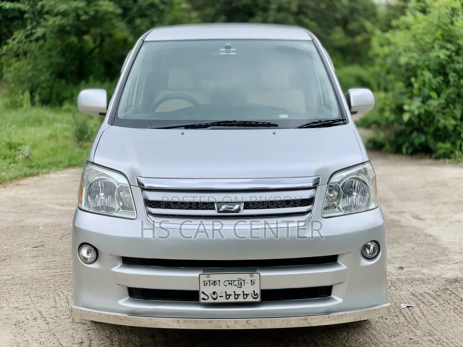 Toyota Noah 2.0 AWD (8 Seater) 2005 Silver