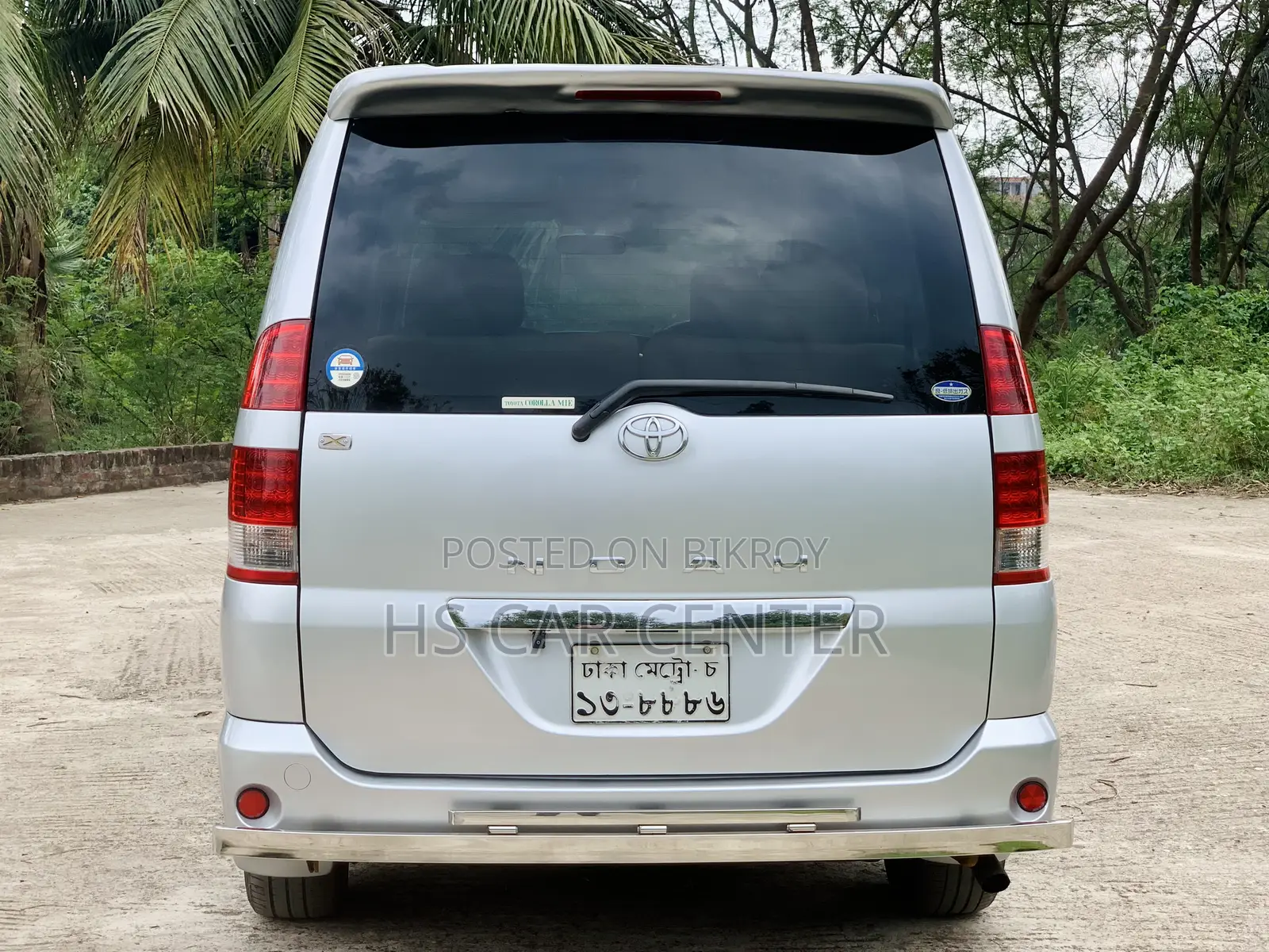 Toyota Noah 2.0 AWD (8 Seater) 2005 Silver