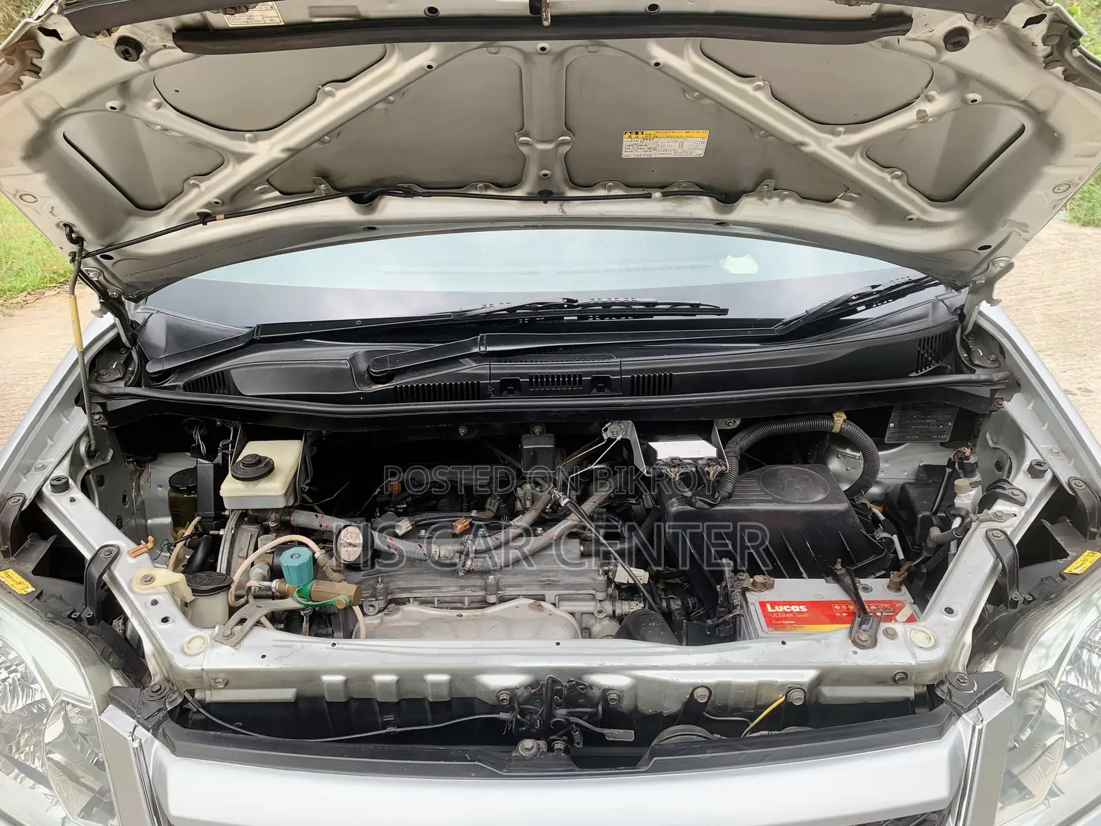 Toyota Noah 2.0 AWD (8 Seater) 2005 Silver