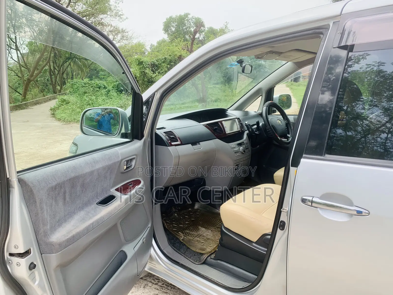 Toyota Noah 2.0 AWD (8 Seater) 2005 Silver
