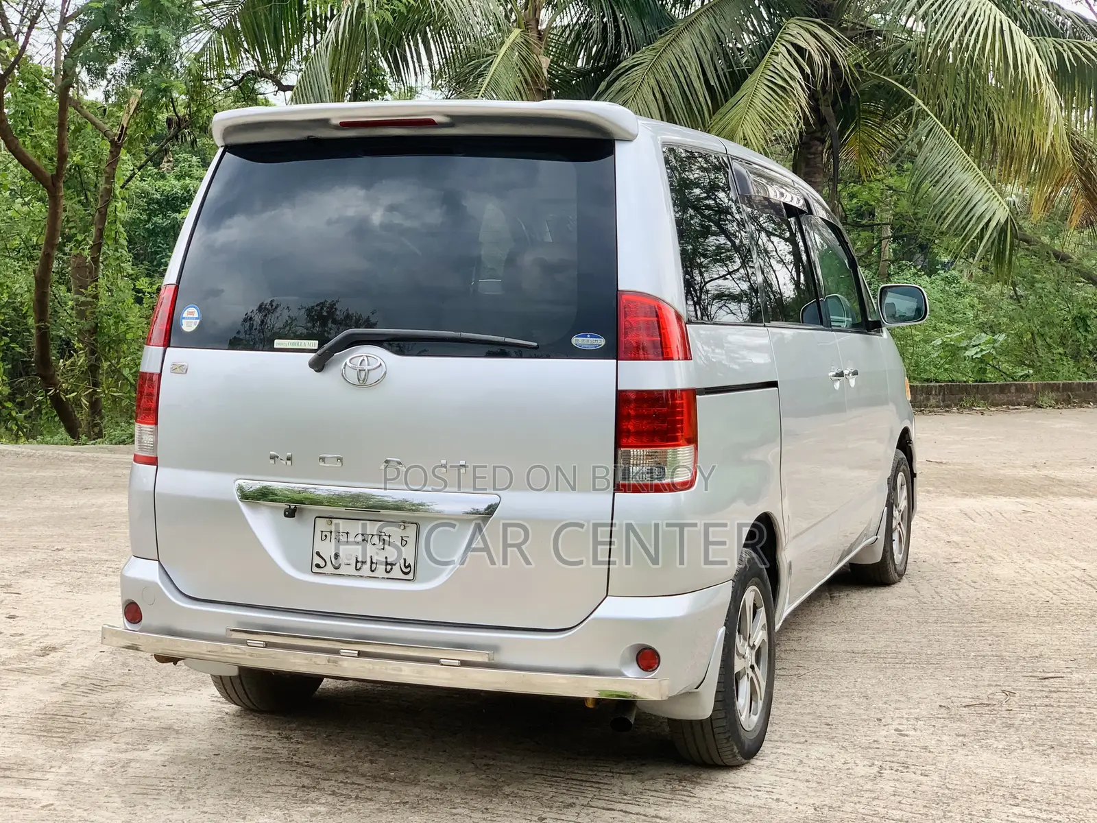 Toyota Noah 2.0 AWD (8 Seater) 2005 Silver