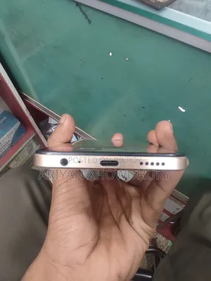 New Vivo Y17s 128 GB Orange