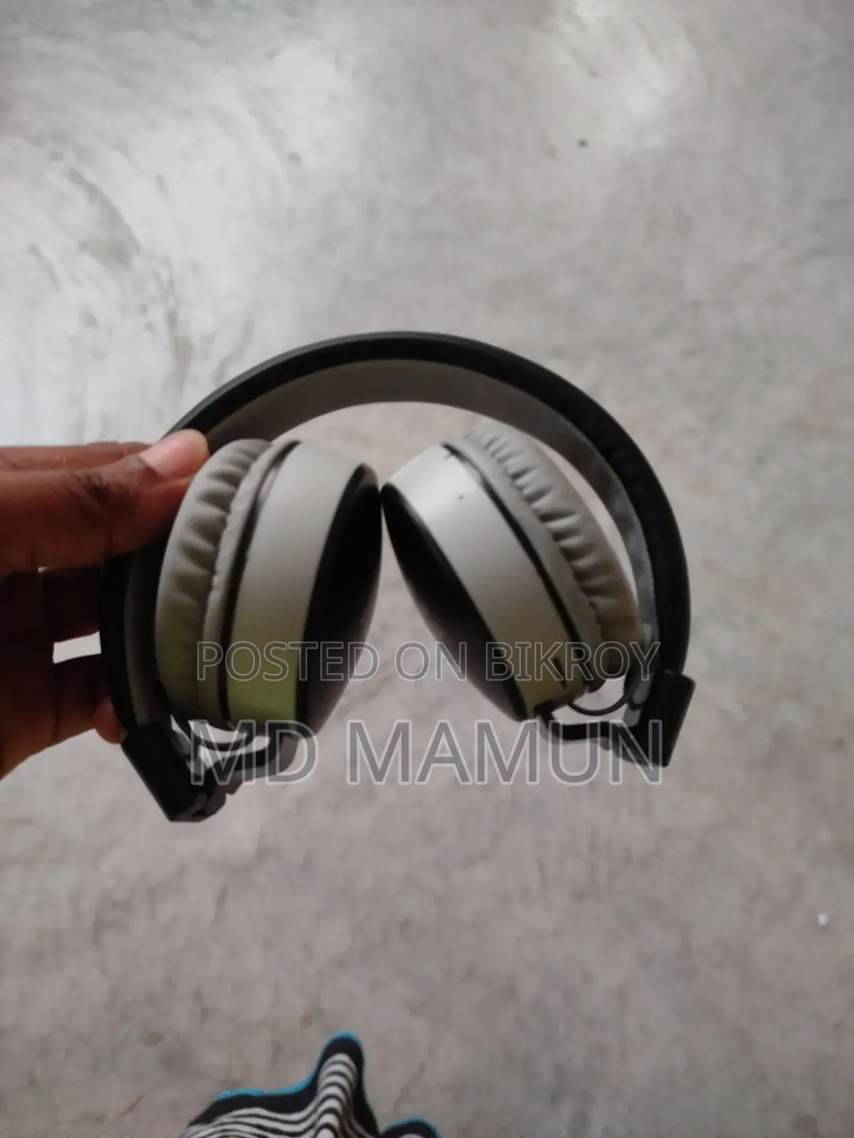 Headphones sell