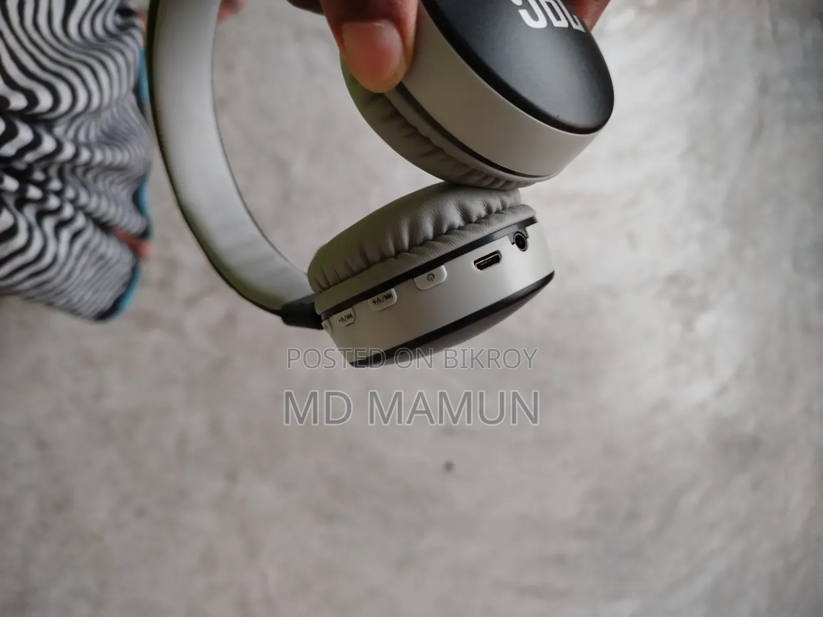 Headphones sell