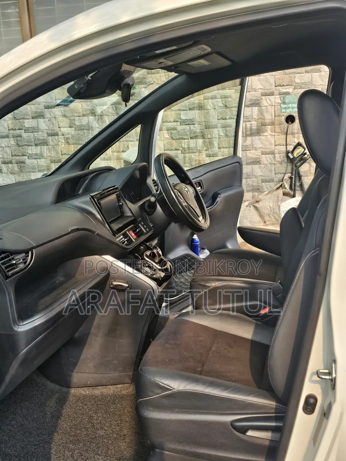 Toyota Noah 1.8 FWD Hybrid (7 Seater) 2018