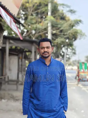 খুলনায় চাকরি খুঁজছি।