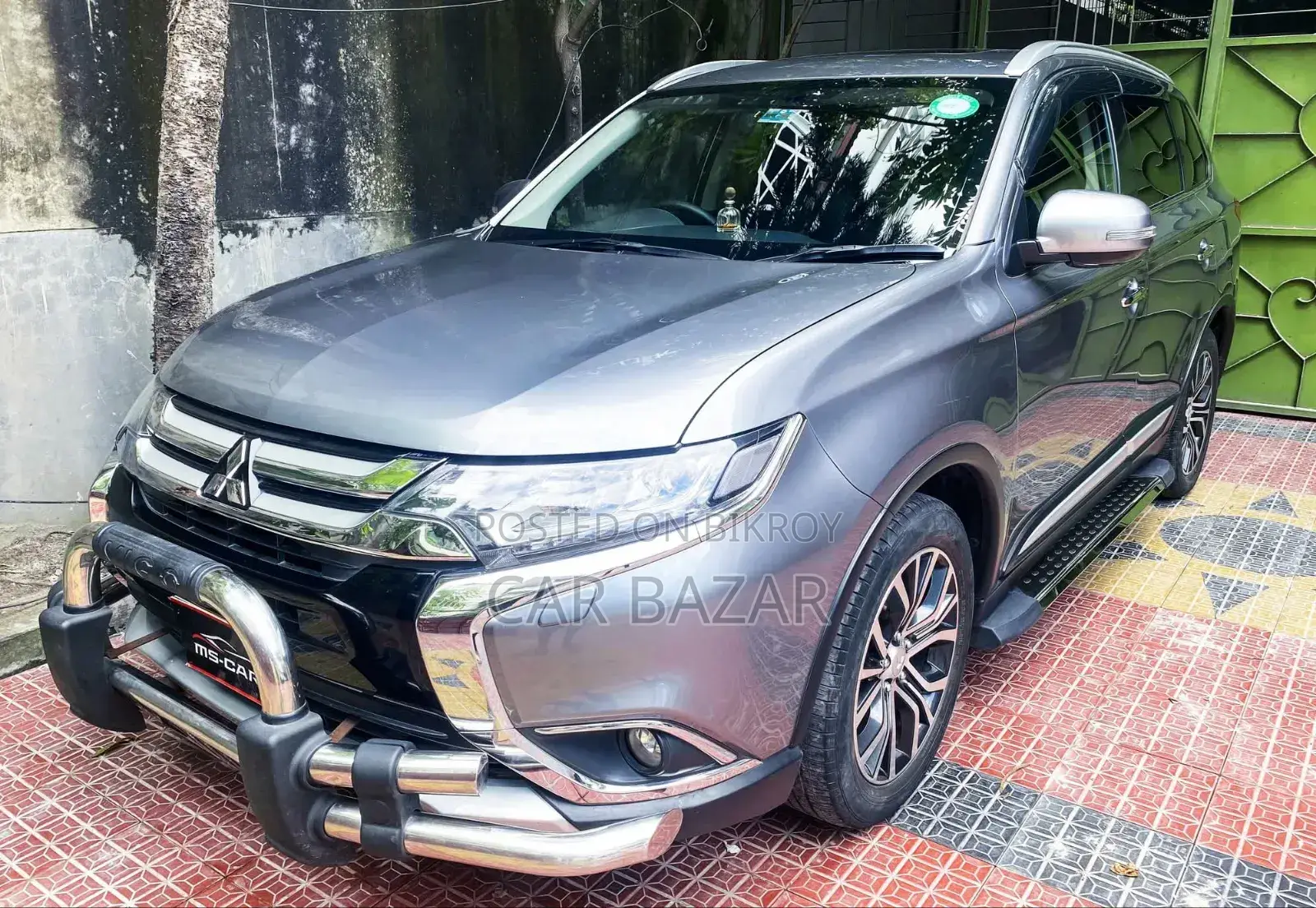 Mitsubishi Outlander 2018 Gray