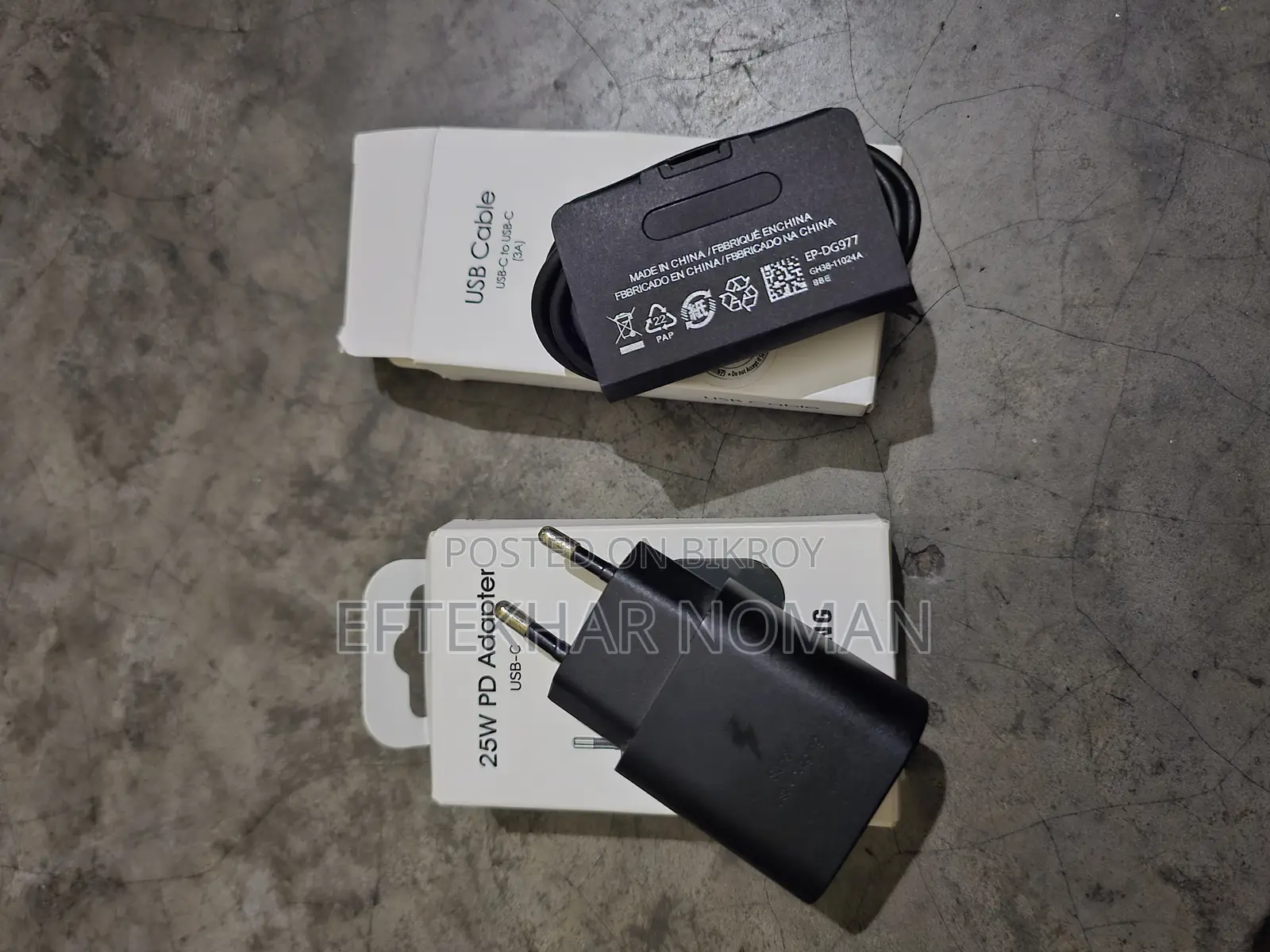 Sell Post. Original Super Fast Charger