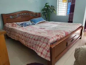 6/7 King-Size Bed