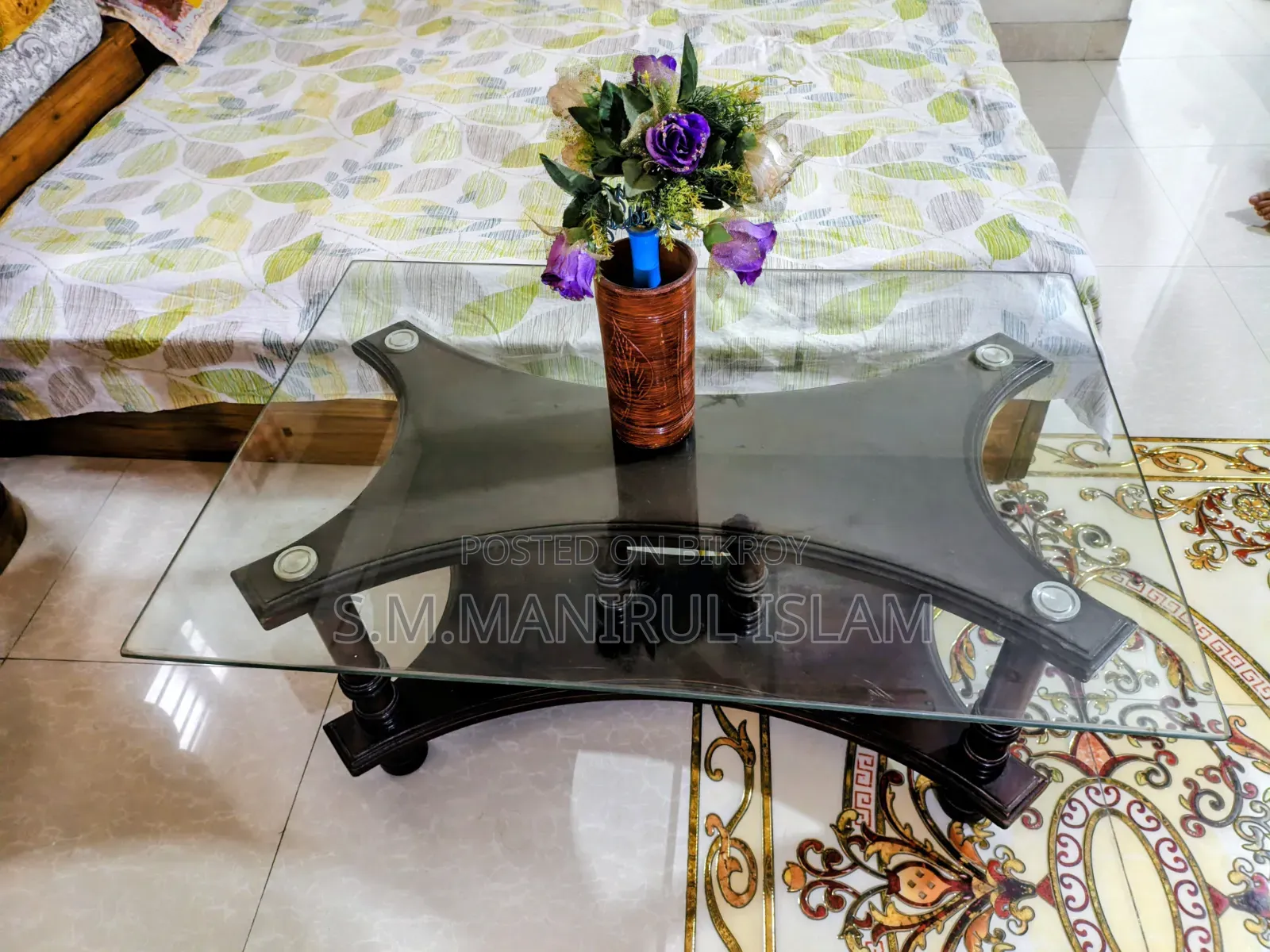 Sofa and Table