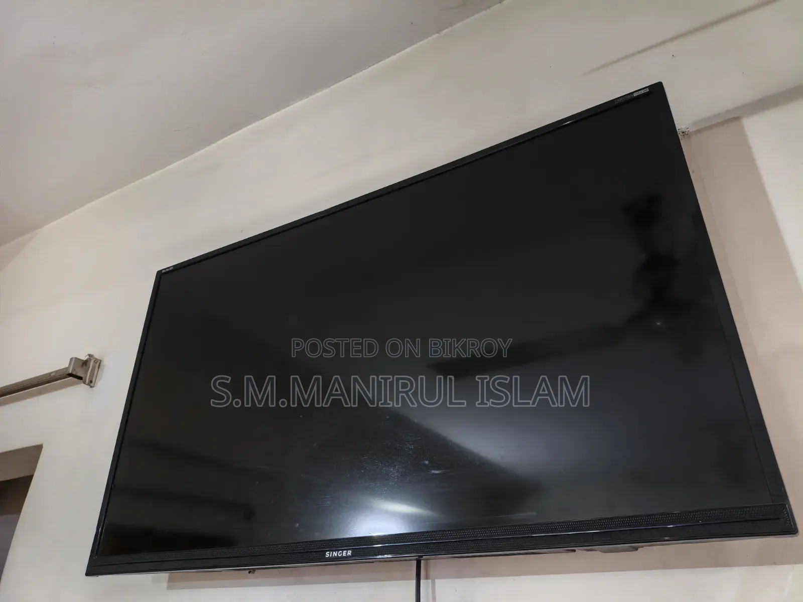 Singer: 40-inch TV