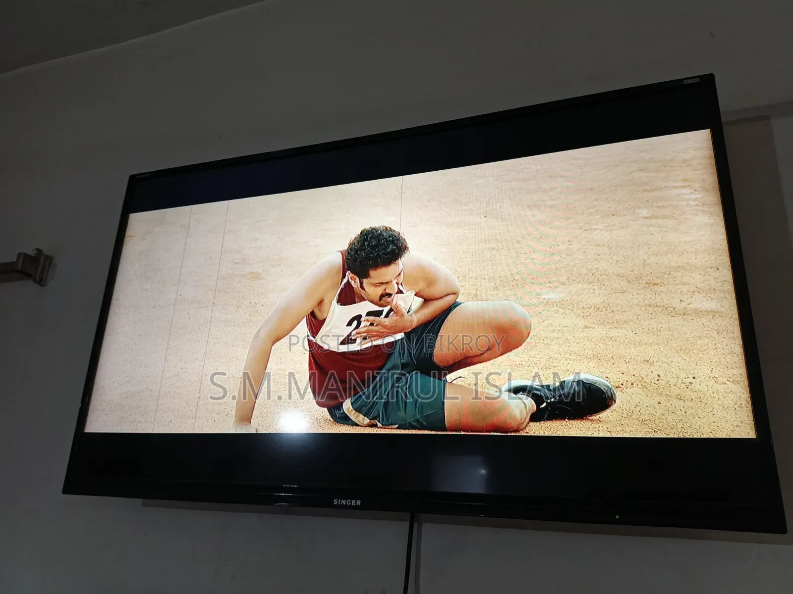 Singer: 40-inch TV