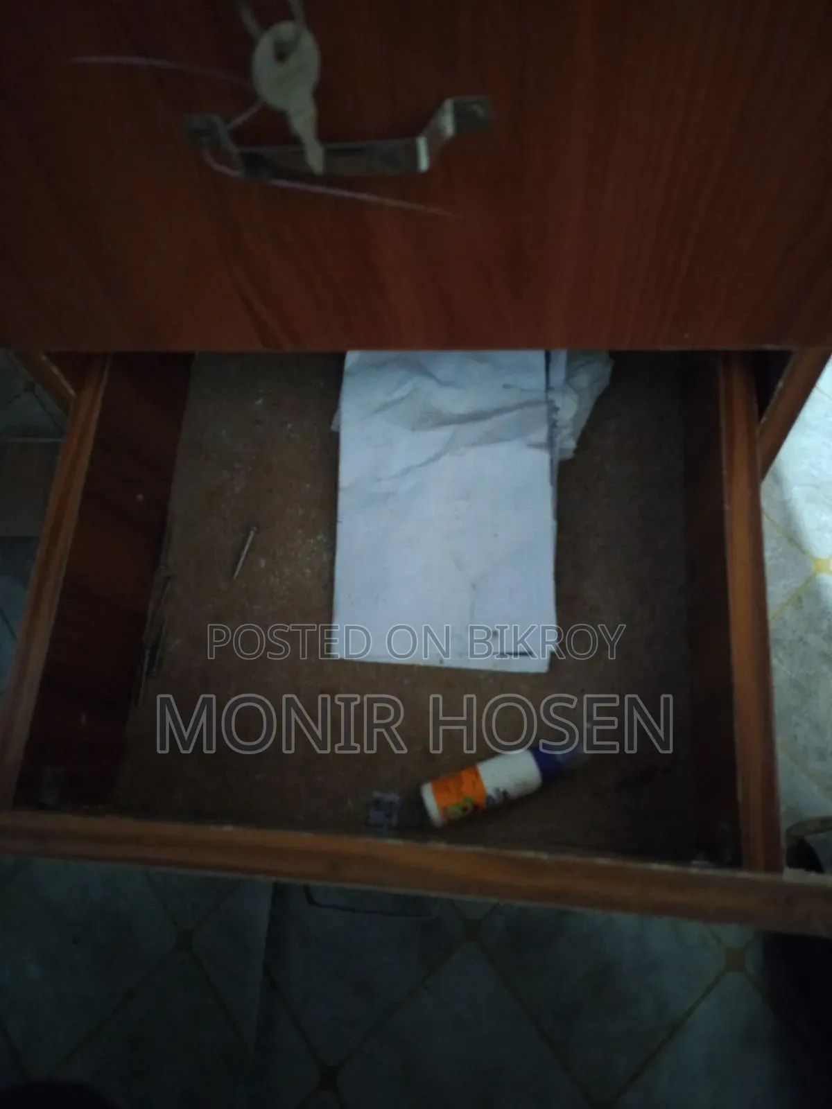 অফিস টেবিল