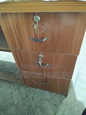 অফিস টেবিল