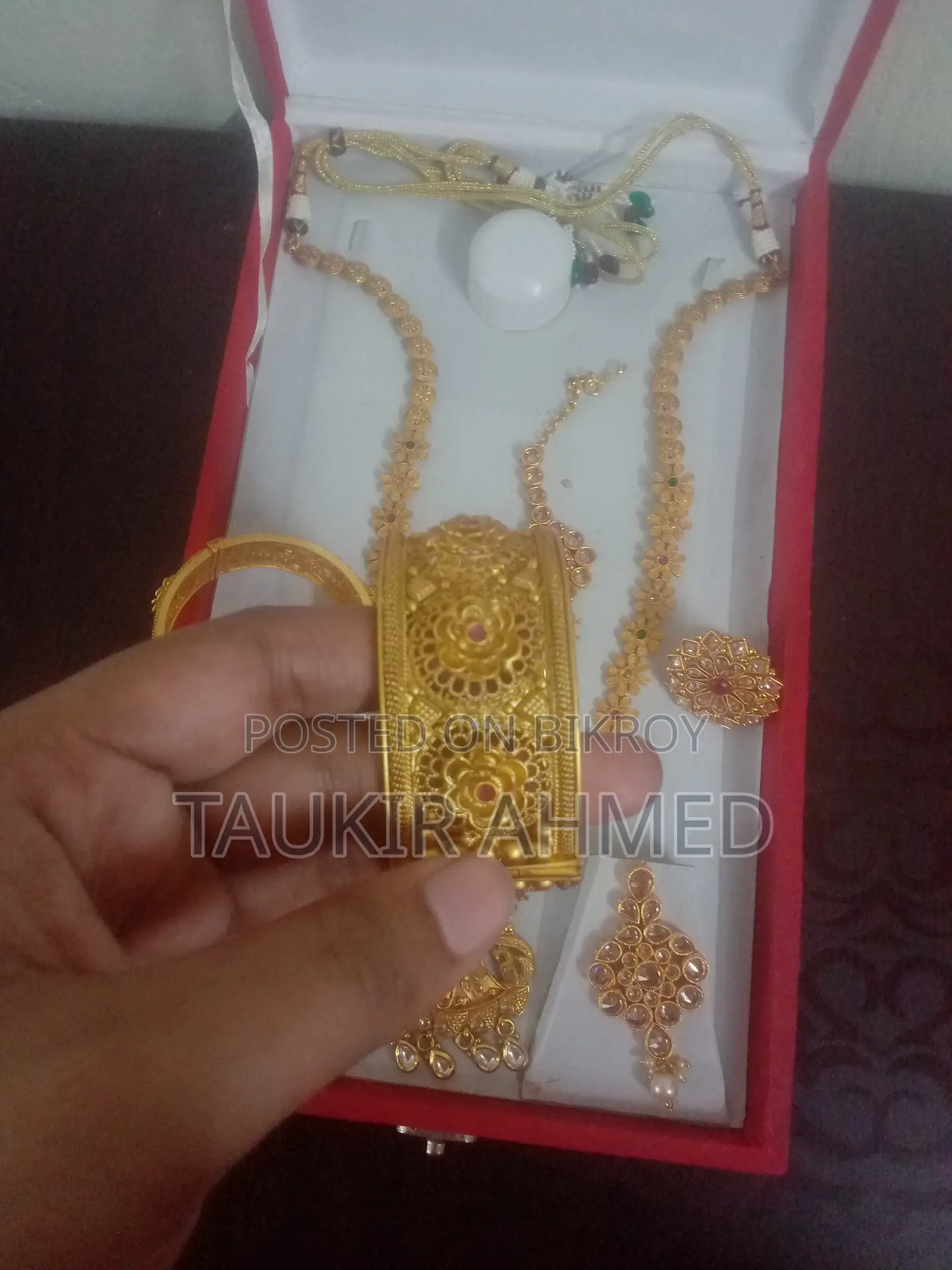 Complete Ornament Set for Urgent Sell