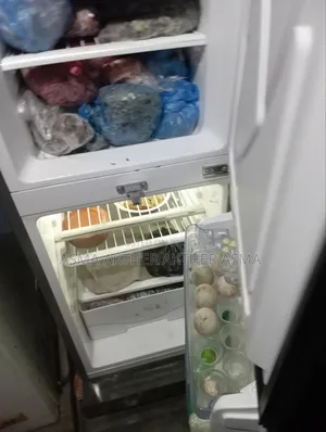 Selling Walton 163-liter fridge at a very low price