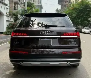 Audi Q7 Premium Plus 2021 Maroon