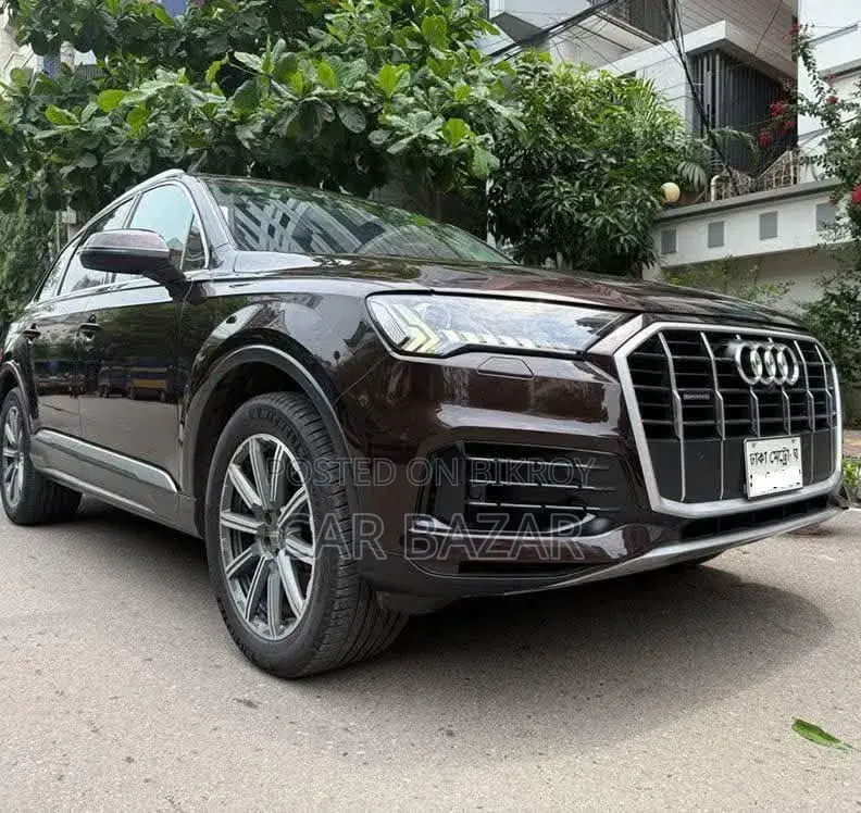 Audi Q7 Premium Plus 2021 Maroon