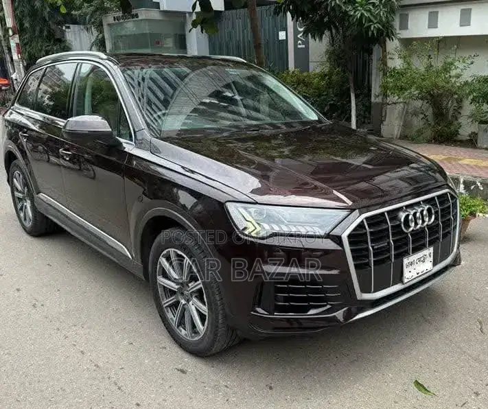 Audi Q7 Premium Plus 2021 Maroon