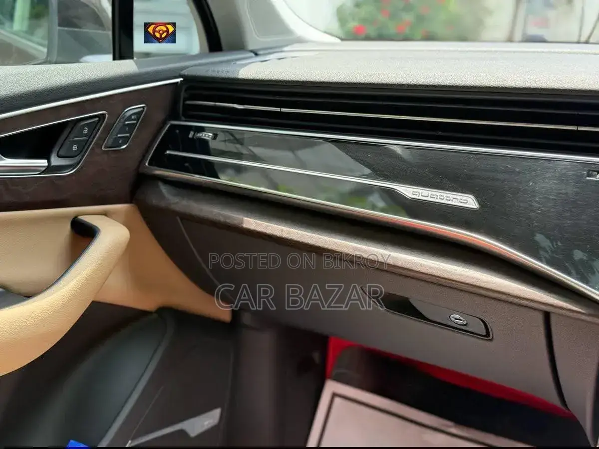 Audi Q7 Premium Plus 2021 Maroon